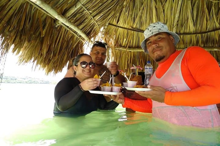 Rosario Islands Full-Day Tour: Snorkel Five Islands & Lunch at Playa Azul photo 2