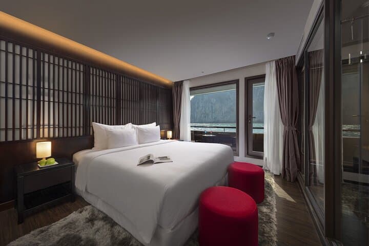 Lan Ha & Ha Long Bay: 2-Day 1-Night 5-Star Cruise with Kayaking and Swimming photo 4