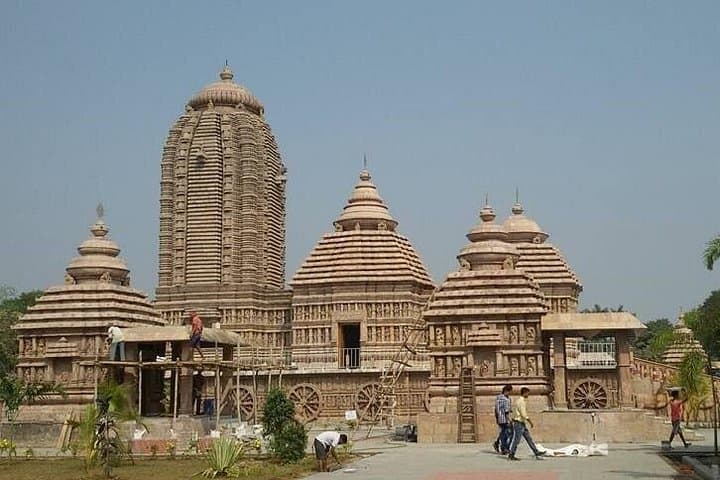 Konark Sun Temple & Puri Day Trip from Bhubaneswar — Private Full-Day Cultural Tour photo 4