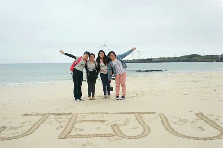 West Jeju Full-Day Private Tour: Handam Beach, Osulloc Tea & Songaksan Crater photo 5