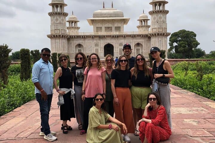 Agra Taj Mahal Sunrise Private Day Tour from Delhi