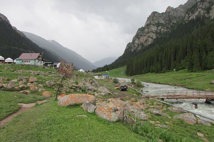 5-Day Sightseeing and Skiing Adventure Around Issyk-Kul, Kyrgyzstan photo 4
