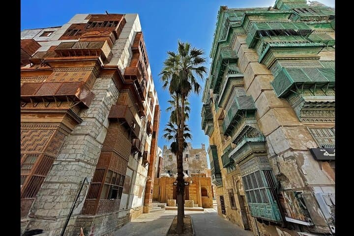 Walk Al-Balad: 3-Hour Guided Jeddah Tour with a Local Woman photo 2