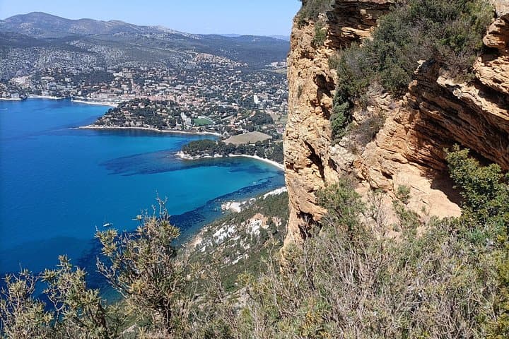 Marseille to Cassis Private Full-Day Coastal Tour — Calanques, Basilicas & Local Flavors photo 2