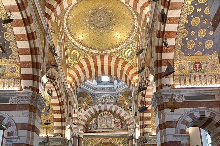 Marseille to Cassis Private Full-Day Coastal Tour — Calanques, Basilicas & Local Flavors photo 4