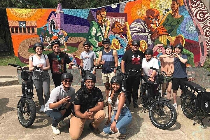 Private Biker Gang E-Bike Tour of Austin — Downtown Group E‑Bike Party Ride photo 2