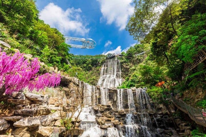 Gulong Gorge Glass Bridge Layover Tour from Guangzhou: Skywalk, Waterfalls & Cave Walk photo 3