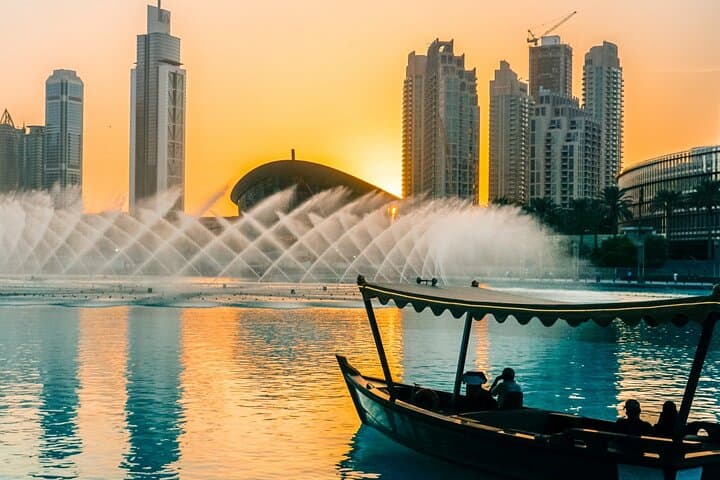 Up-Close Dubai Fountain Lake Ride: Abra Tickets & Viewing Tips