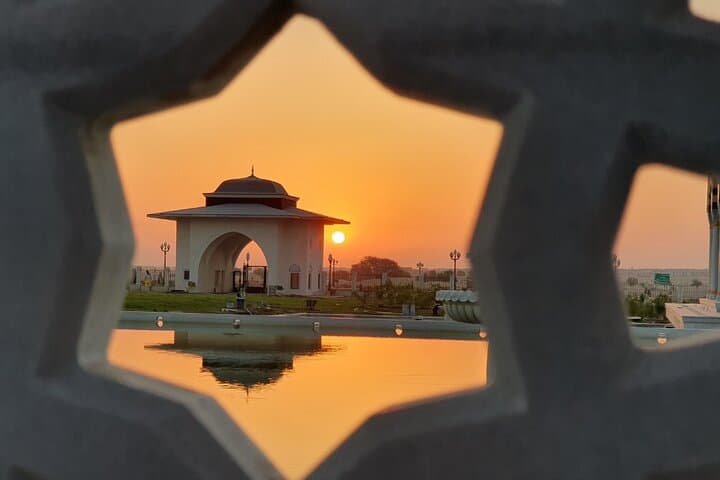 Sharjah Day Tour from Dubai: Corniche, Blue Souq & Islamic Art Museum