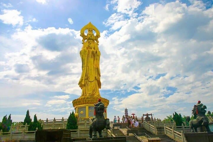 Lotus Mountain & Seagull Island Private Day Tour from Guangzhou: Big Buddha, Ancient Quarries & Village Cycling