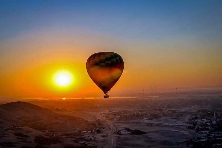 Sunrise VIP Hot Air Balloon Ride Over Luxor: Nile & West Bank from Above photo 5
