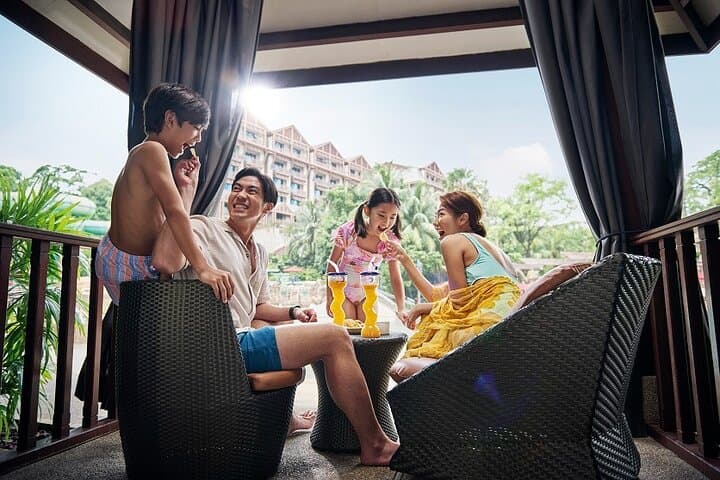 Adventure Cove Waterpark Singapore — Full-Day Guide to Rides, Reef Snorkel & Family Fun photo 5