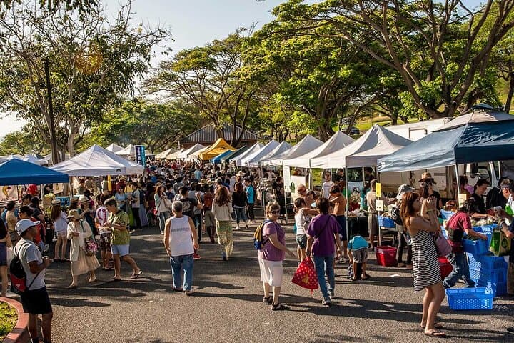 Full-Day Kailua & Lanikai Shuttle: Pillbox Hike, Beaches & Town photo 2