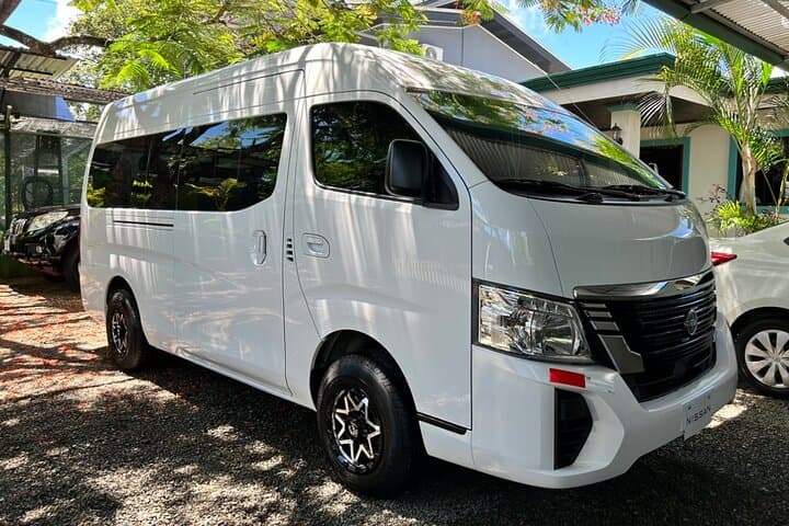 Private Transfer from SJO Airport to Manuel Antonio (Quepos) — Comfortable 3–4 hr Ride