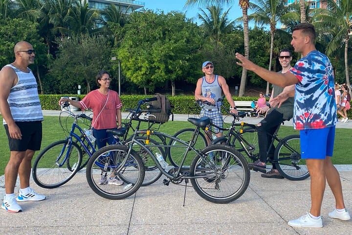 South Beach Art Deco Bike Tour: Miami Beach History & Design photo 1