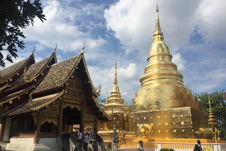 Chiang Mai in a Day: Doi Suthep, Wat Pha Lat & Khao Soi Private Tour photo 5