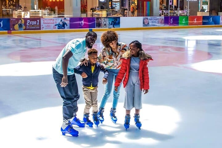 Skate the Dubai Mall: Practical Guide to Dubai Ice Rink Sessions photo 4