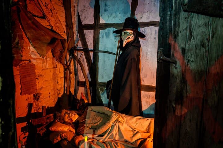 Explore Tudor World: Interactive Tudor Life in Stratford-upon-Avon photo 3