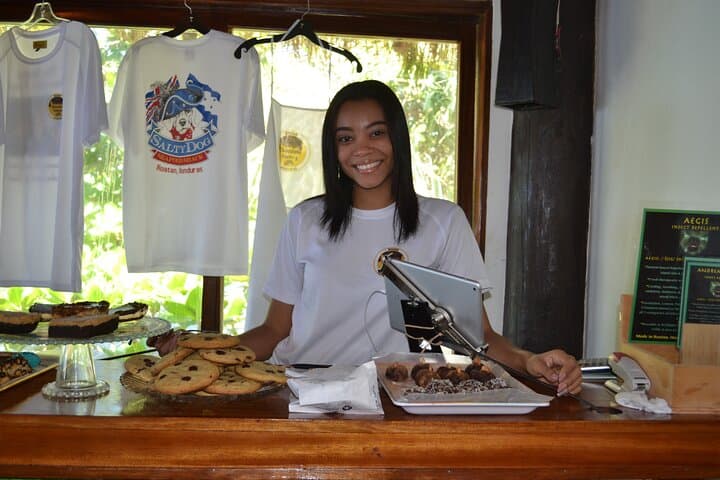 Roatán Rum, Chocolate & West End Beach: Half-Day Tasting and Shore Excursion photo 5