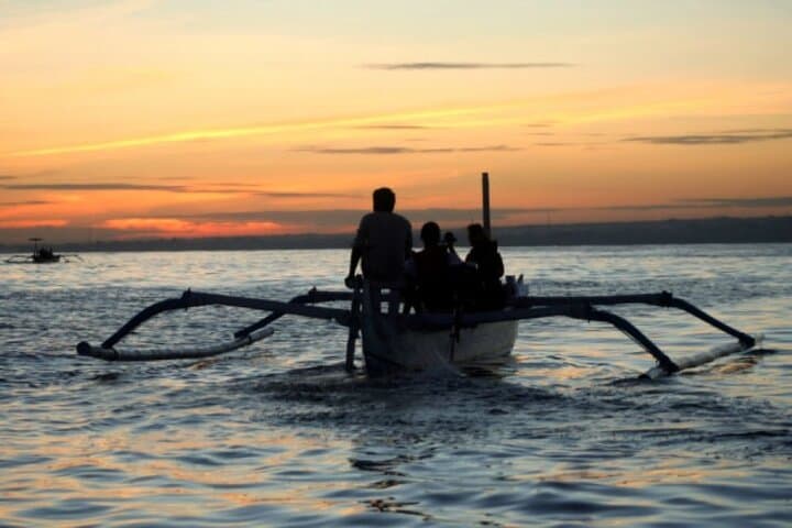 Two-Day Private Bali Tour: Dolphins, Waterfalls, Temples & Rice Terraces