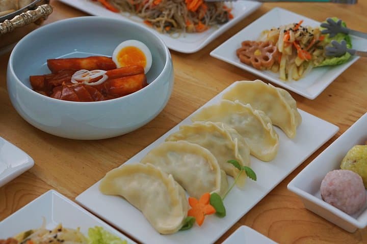 Seoul K-Food Cooking Class: Make Japchae, Mandu, Tteokbokki & Fishcake photo 3