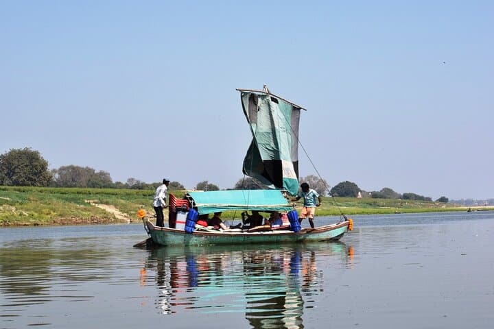 Sail and Camp the Ganges: Overnight River Voyage from Varanasi