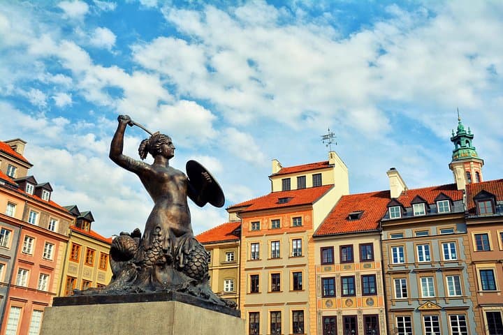Family-Friendly Warsaw Old Town Walking Tour with Sweets & Science photo 3