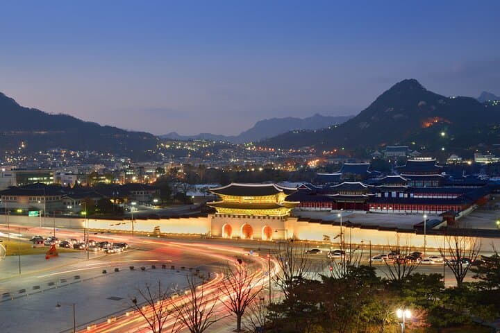 Full-Day Private Seoul Tour: Gyeongbokgung, Insadong & Namsangol Hanok Village photo 6