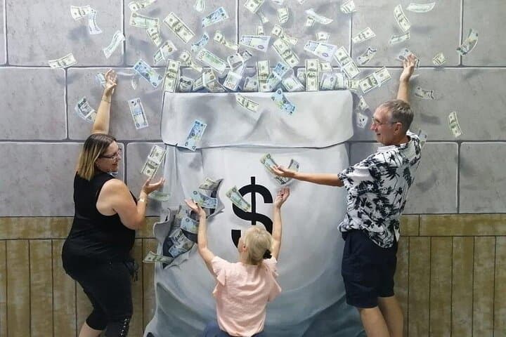 Dubai 3D World Selfie Museum Tickets — Interactive 3D Illusions & Photo Experiences photo 2