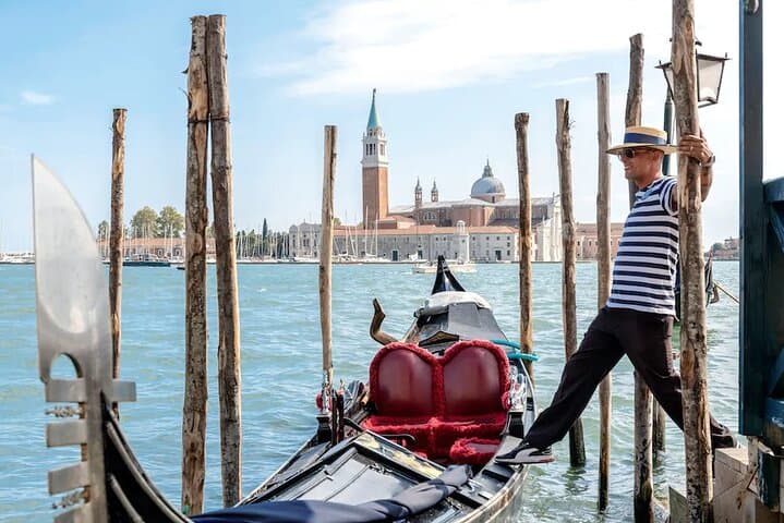 Private Venice Gondola Ride: Hidden Canals to Grand Canal Highlights photo 1