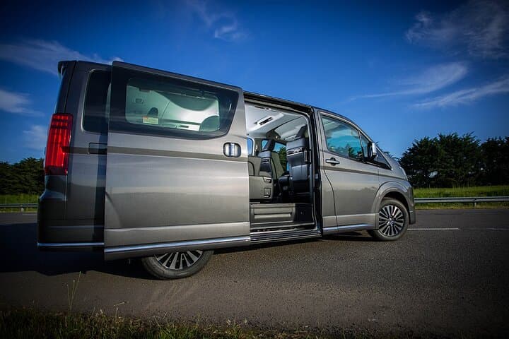 Private Minibus Transfer: Dubai City Center to DXB