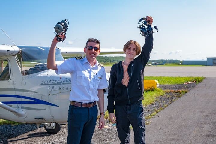 Pilot for a Day in Gatineau-Ottawa: Cessna 172 Hands-On Flight Experience