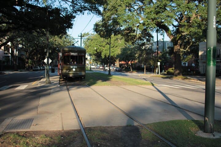 Garden District Walking Tour: Lafayette Cemetery, Mansions & Irish Channel Stories photo 6