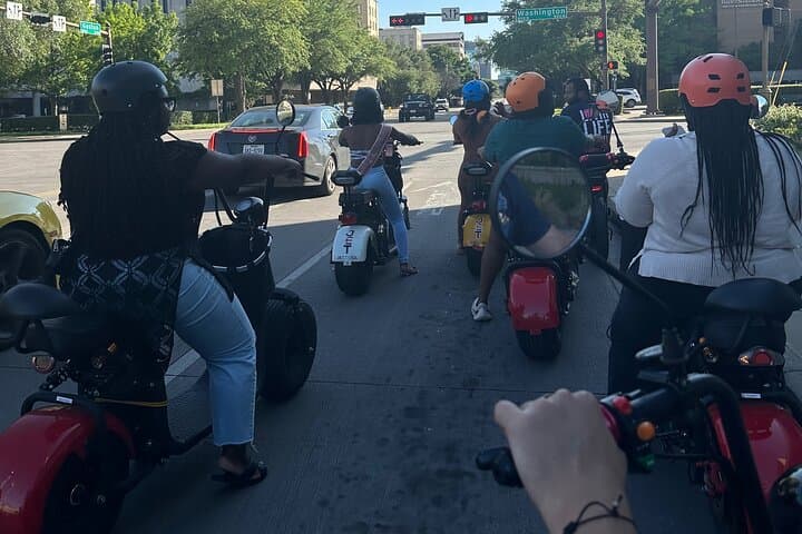 Downtown Dallas Fat-Tire Scooter Tour — Self-Guided E‑Scooter Route & City Highlights photo 6