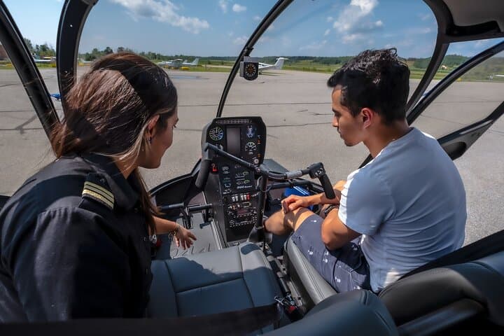 Helicopter Pilot for a Day in Gatineau‑Ottawa — Intro Flight in a Robinson R44 photo 4