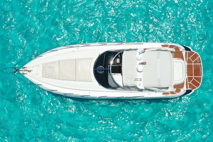 Private 46ft Yacht Rental in Cancún — Charter, Snorkel & Isla Mujeres photo 4