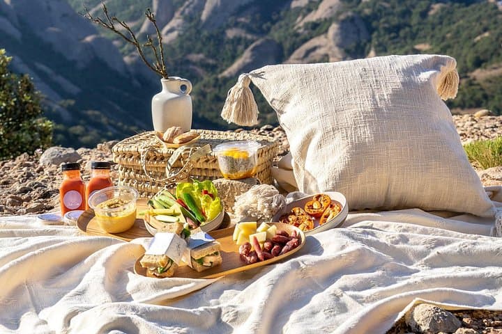 Elegant Private Picnic and Guided Hike at 1100m in Montserrat Natural Park photo 4