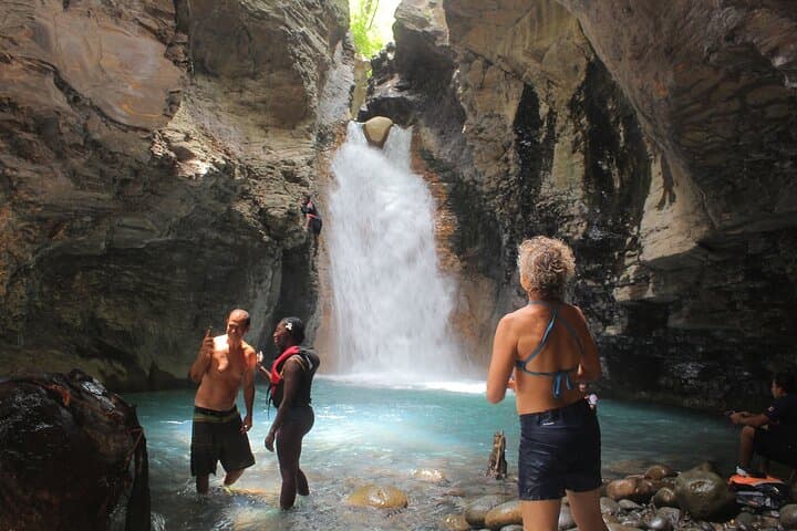 La Leona Waterfall Private Tour from Tamarindo with Lunch photo 5