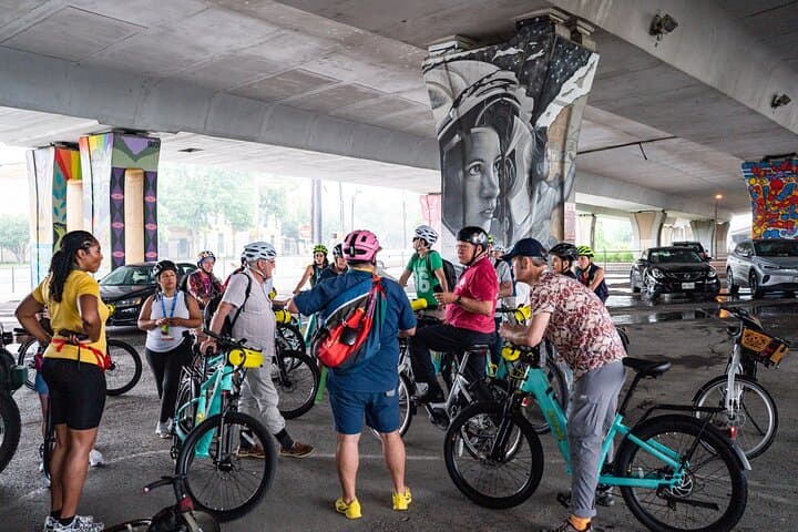 San Antonio E-Bike Tour: Murals, Pearl District & Riverwalk Street Art photo 4