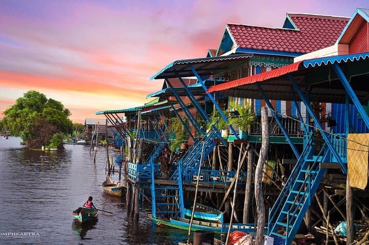 Private Kompong Phluk Floating Village Tour — Half-Day Boat Experience from Siem Reap