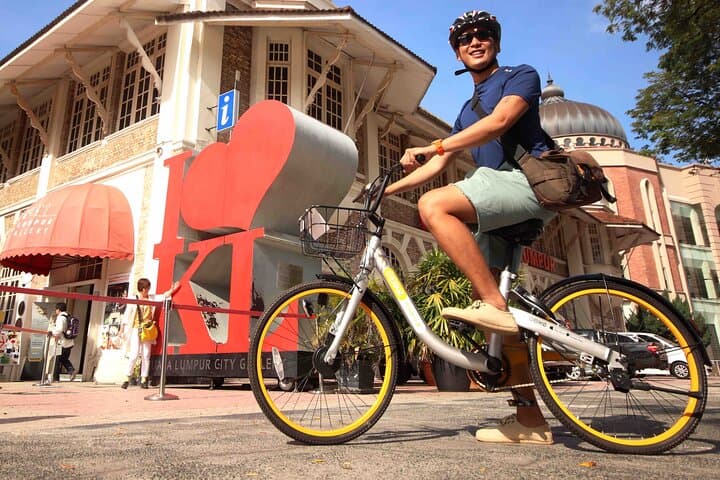 urban-bike-tour-kuala-lumpur-landmarks-hidden-alleys photo 1