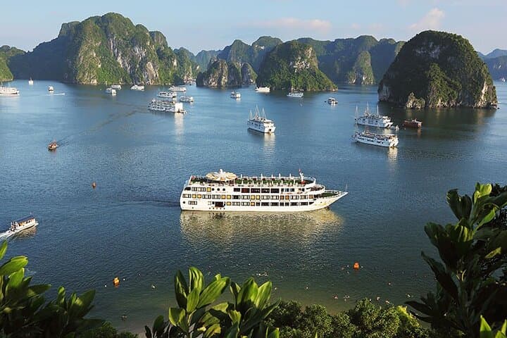Starlight Cruise: 2-Day Seaview Cabin Experience in Ha Long Bay from Hanoi