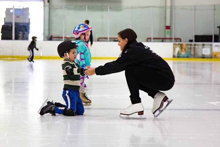Glide Through Dubai: 3-Hour Ice Skating Experience at Dubai Mall photo 4