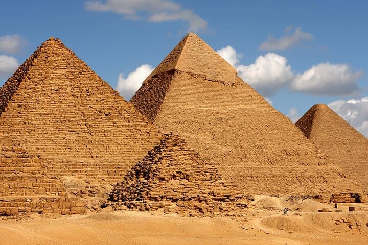Private Tour of the Giza Pyramids & Egyptian Museum: Guided Half-Day Experience