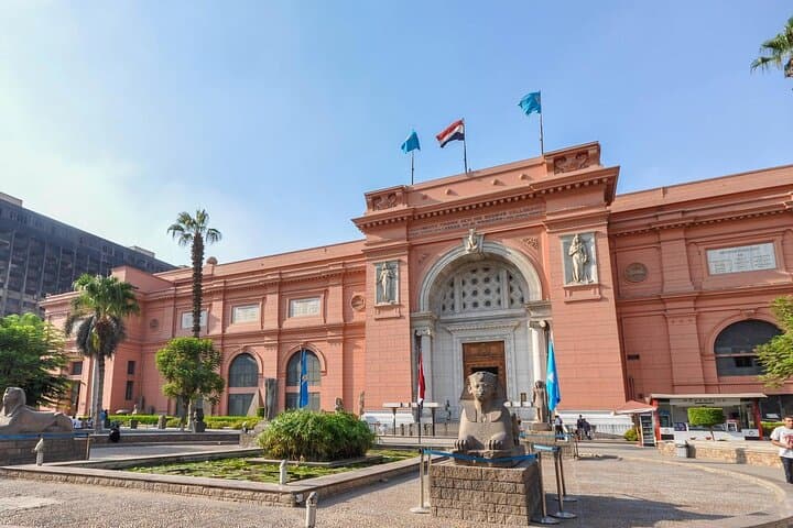 Private Tour of the Giza Pyramids & Egyptian Museum: Guided Half-Day Experience photo 5