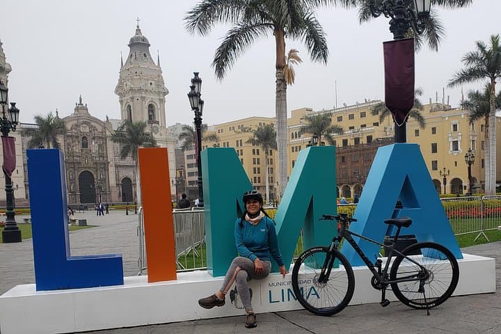 Half-Day Bike Tour: Miraflores to Lima’s Historic Center photo 1
