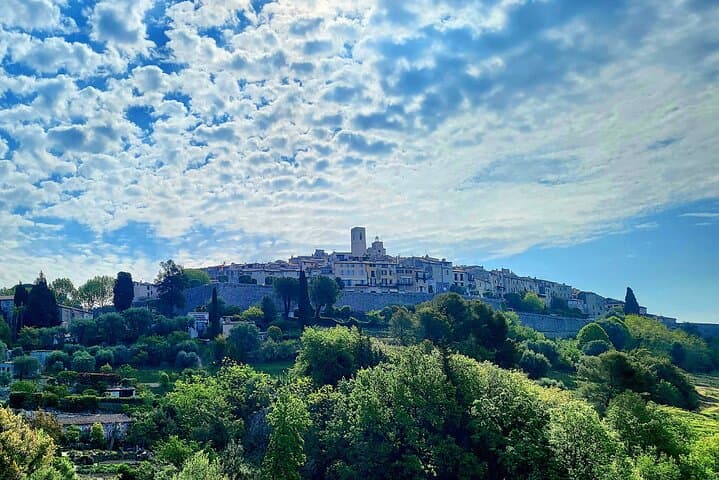 Private Hinterland Discovery Tour of the Côte d'Azur — Grasse, Gourdon & St-Paul de Vence
