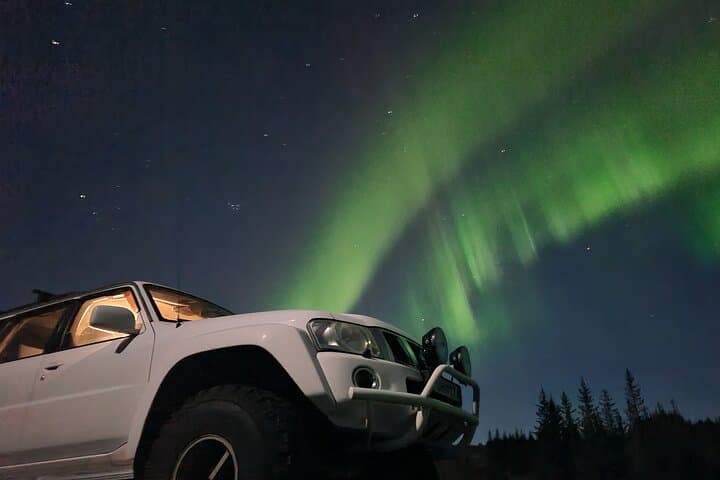 Private Northern Lights by Jeep — Reykjavik Aurora Chase photo 2