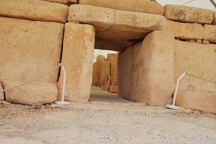 Malta Prehistoric Temples & Mdina Private Tour — Hagar Qim, Mnajdra, Tarxien photo 2