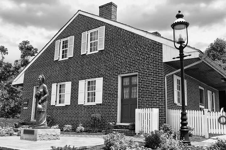 Jennie Wade Ghostly Encounter Tour — Gettysburg Haunted Walking Experience photo 6
